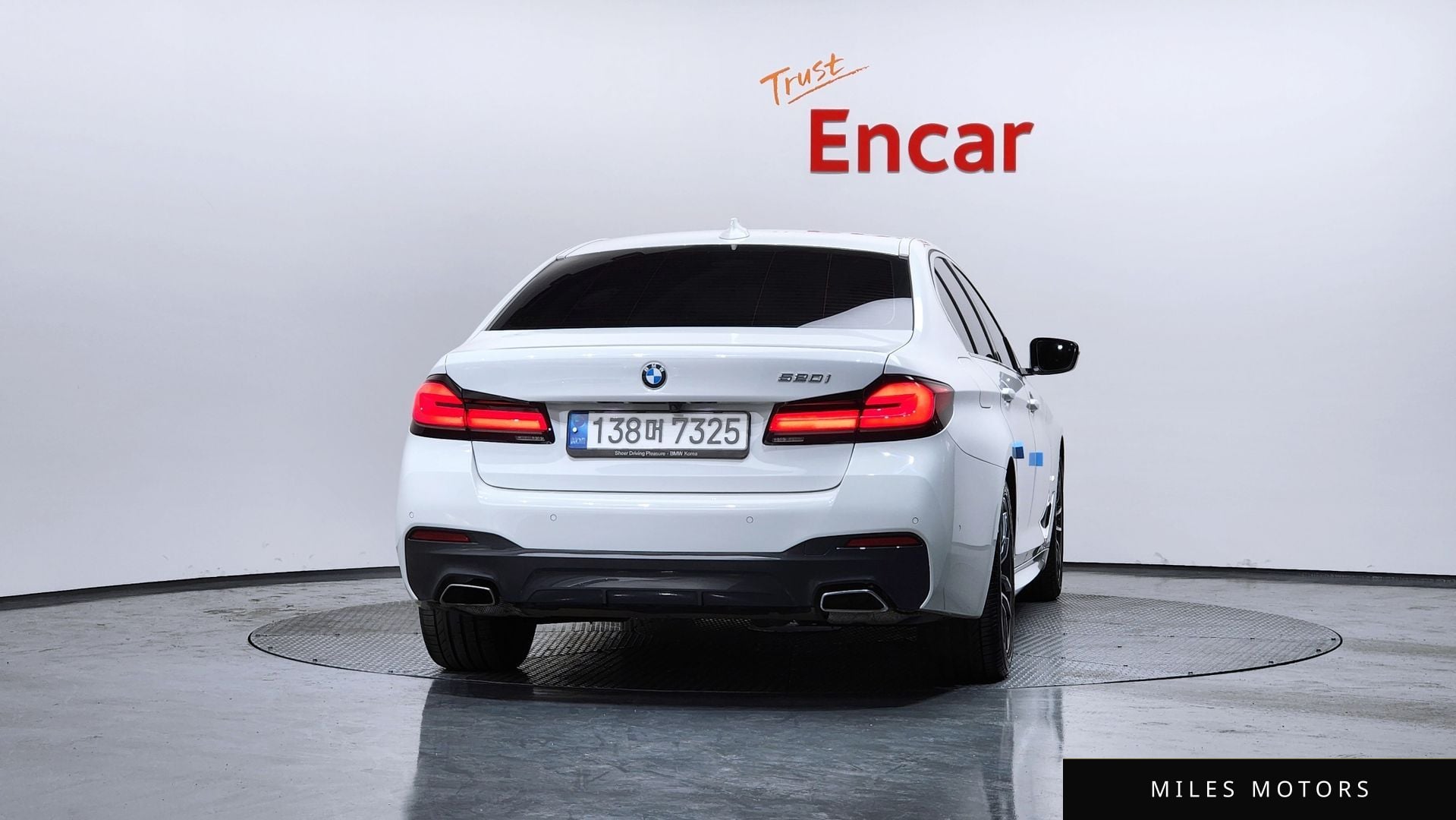 BMW 5 Series (G30) 2022 — миниатюра 4