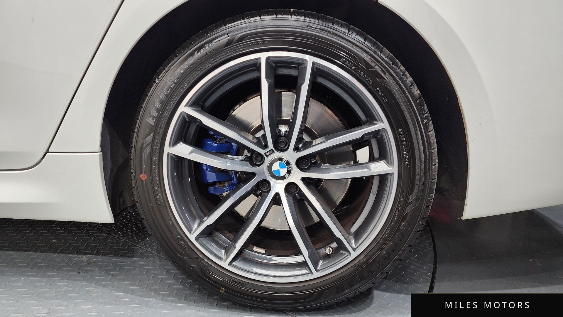 BMW 5 Series (G30) 2022 — миниатюра 5