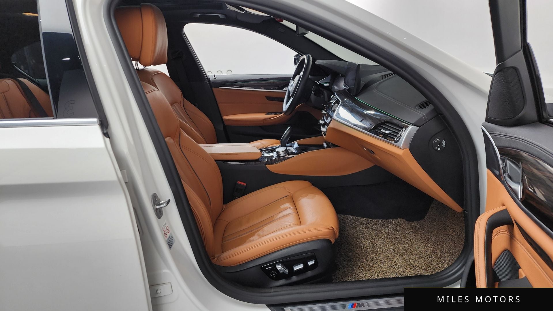 BMW 5 Series (G30) 2022 — миниатюра 11