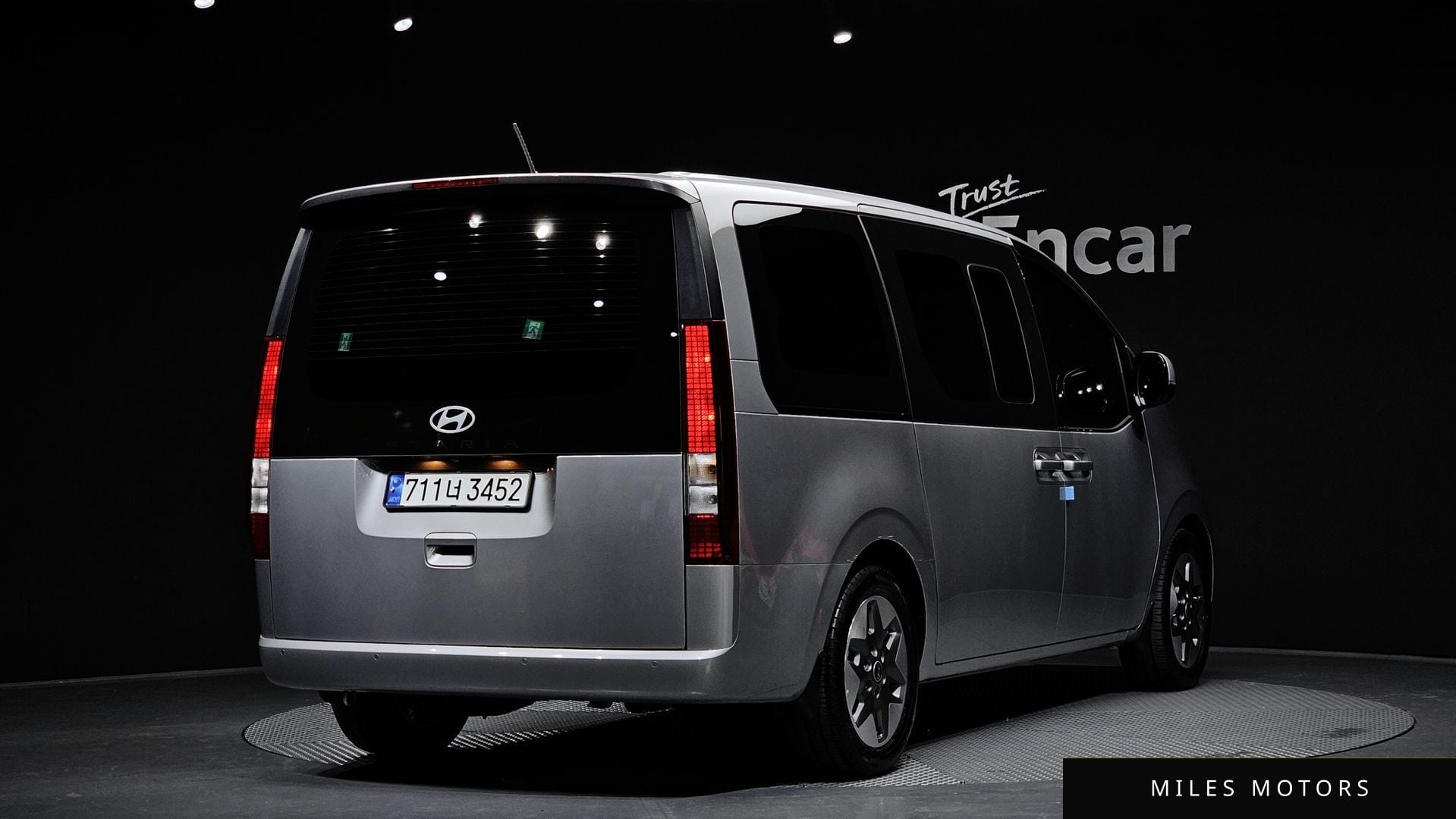 Hyundai Staria 2025 — миниатюра 2
