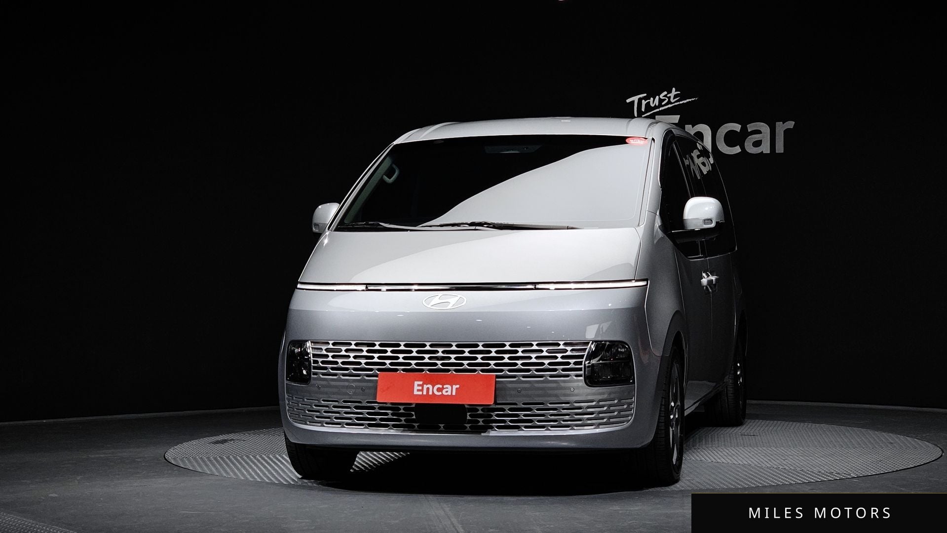 Hyundai Staria 2025 — миниатюра 3