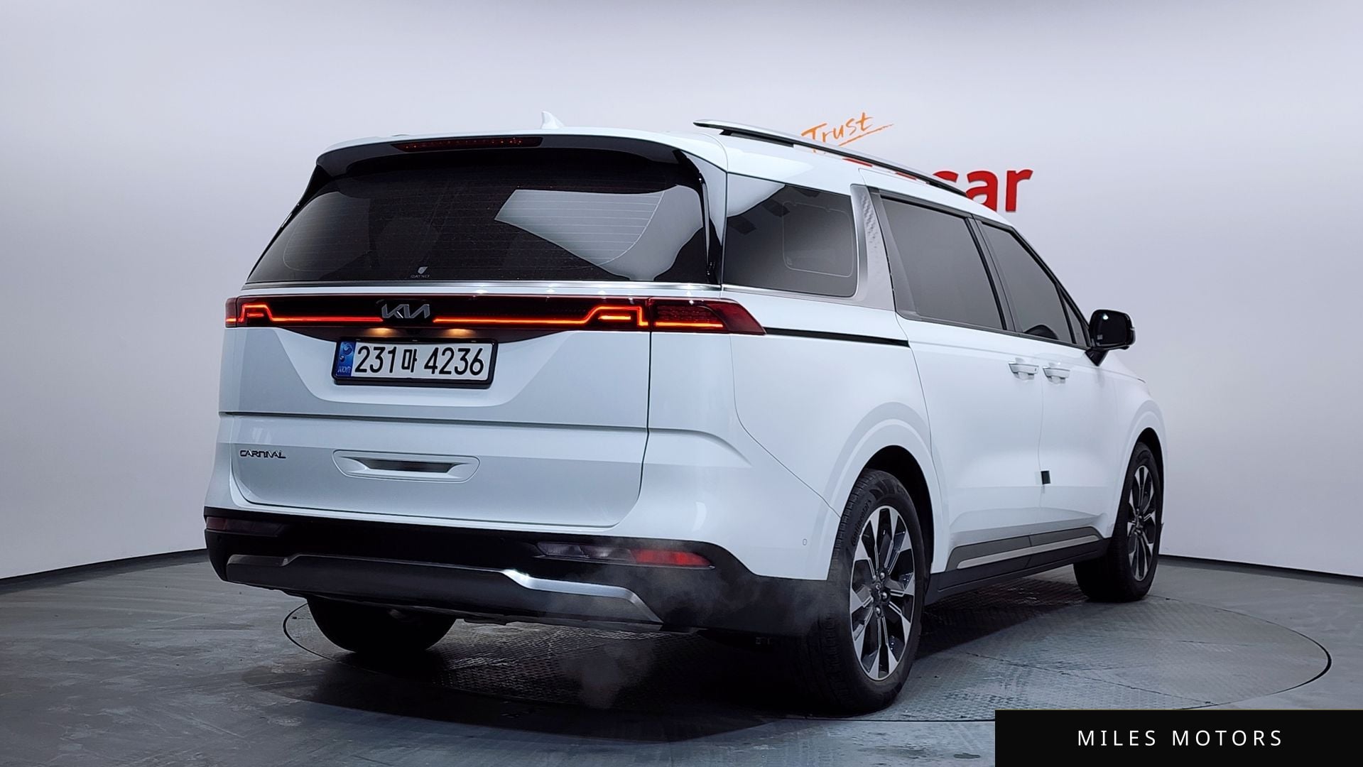 Kia Carnival 2023 — миниатюра 2