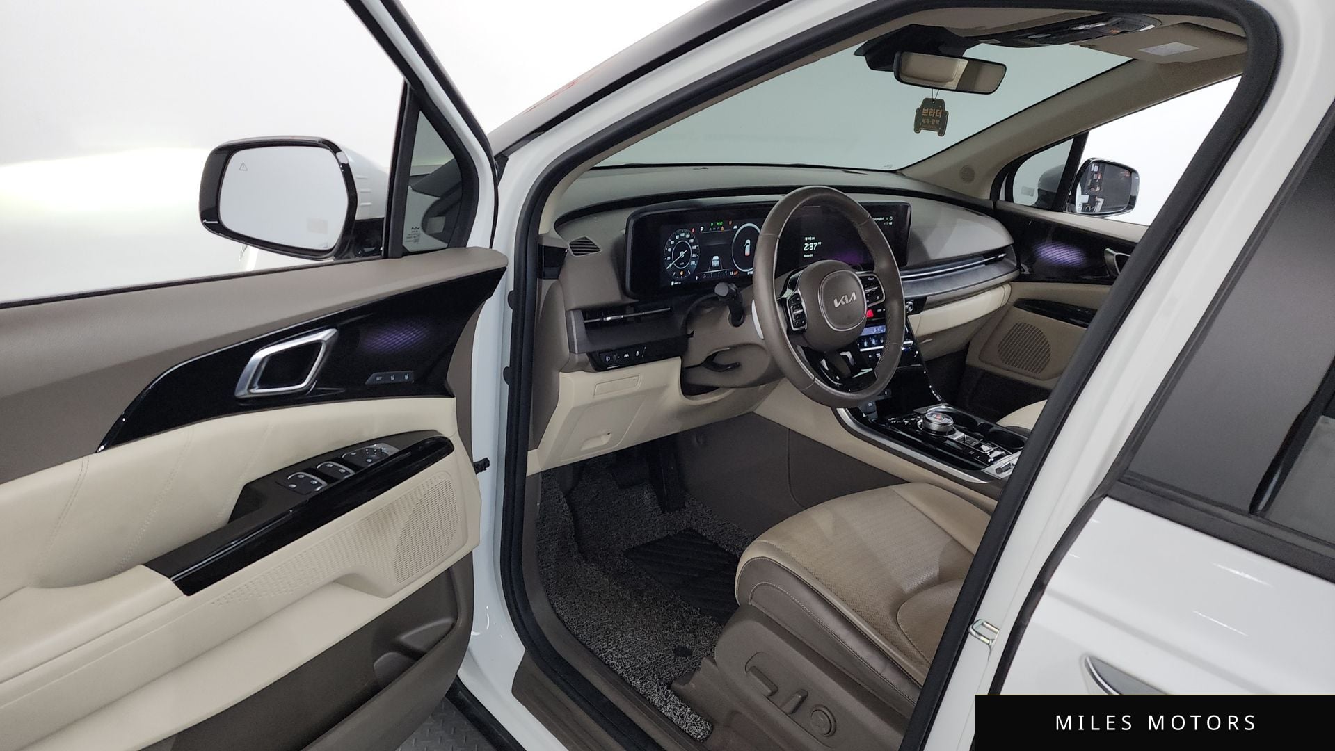 Kia Carnival 2023 — миниатюра 10