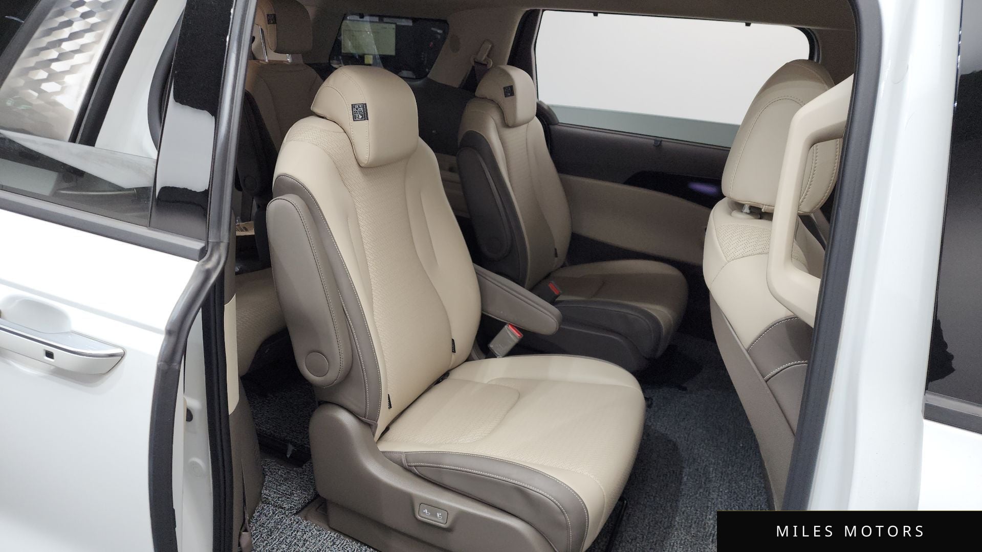 Kia Carnival 2023 — миниатюра 12