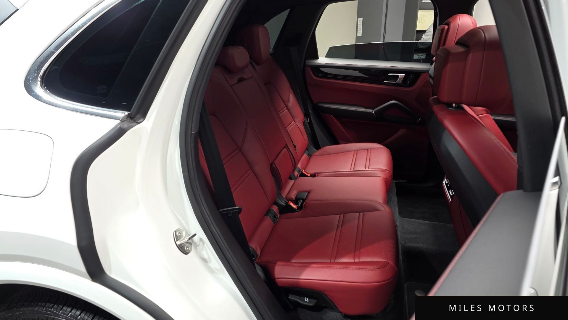 Porsche 카이엔 (PO536) 2023 — миниатюра 11
