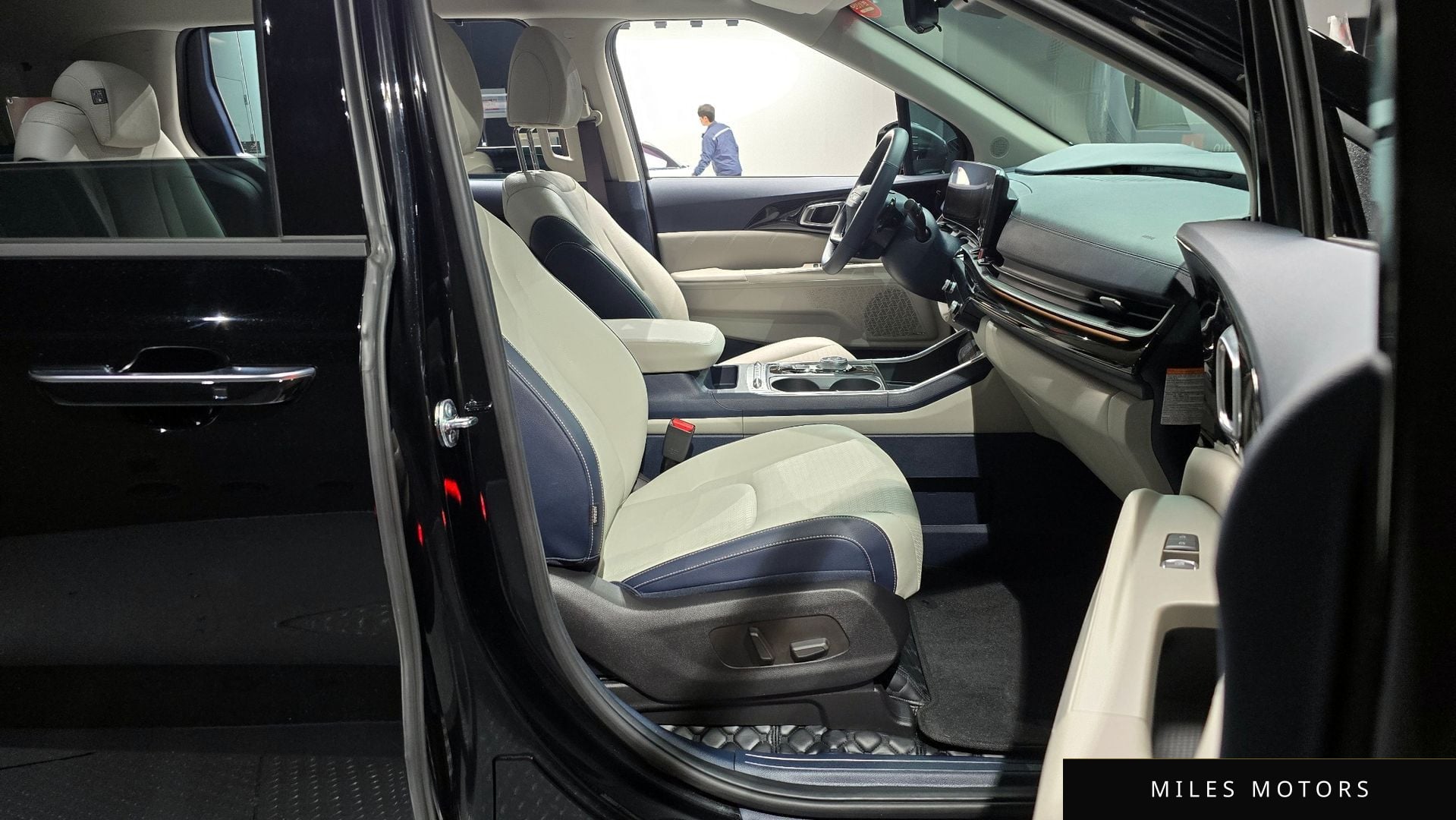 Kia Canival 2025 — миниатюра 10