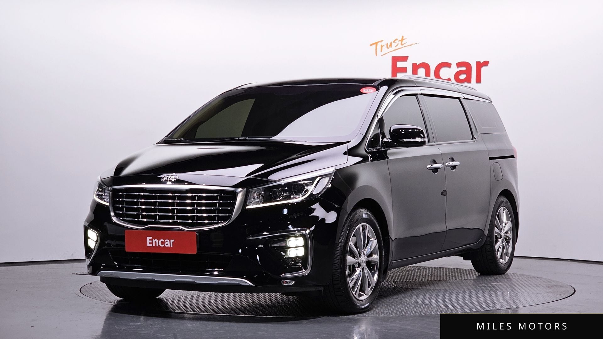 Kia Canival 2020 — фото 1 из 12