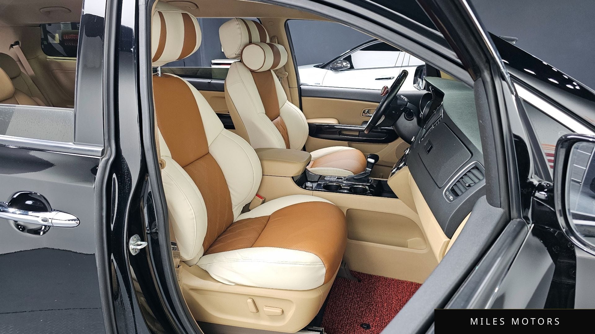 Kia Canival 2020 — миниатюра 10