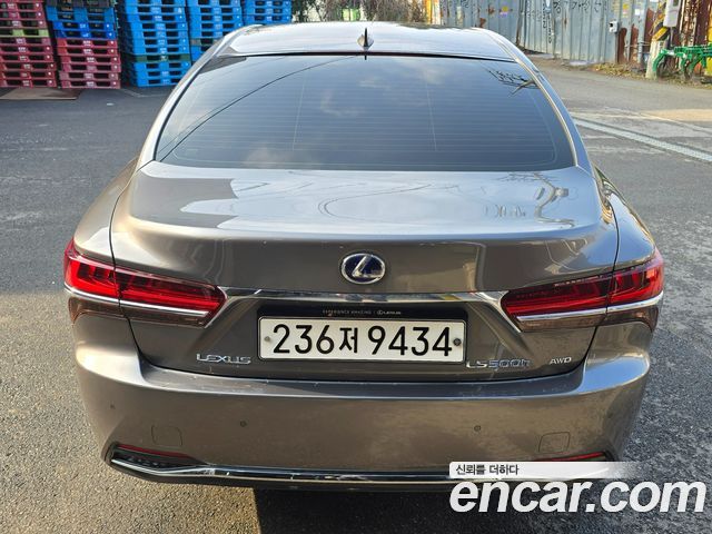 Лексус LS500h 2018 — миниатюра 4