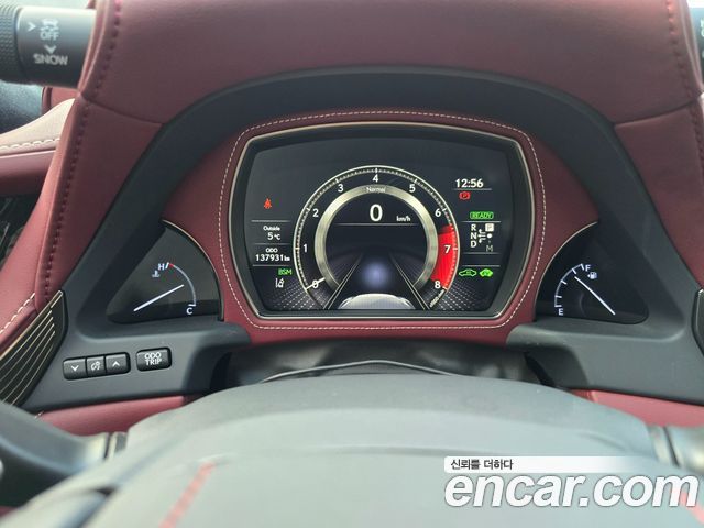 Лексус LS500h 2018 — миниатюра 10