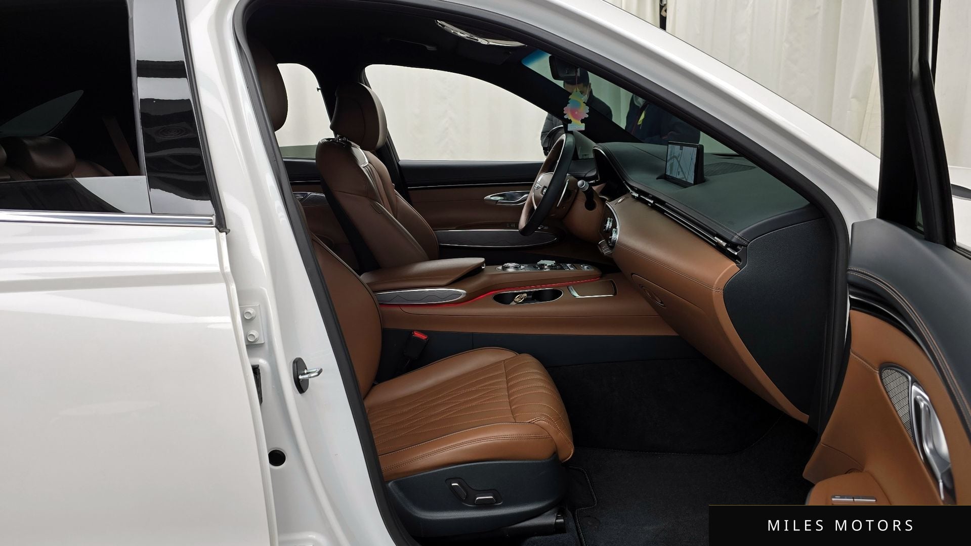Genesis GV70 2022 — миниатюра 11