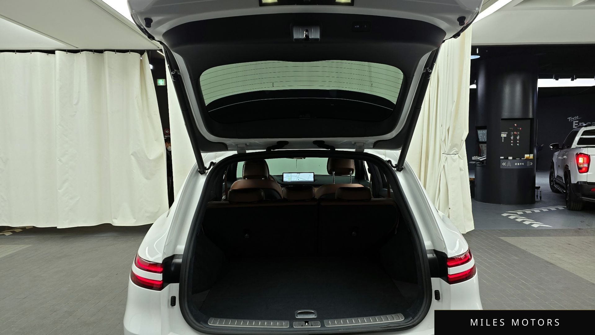 Genesis GV70 2022 — миниатюра 20