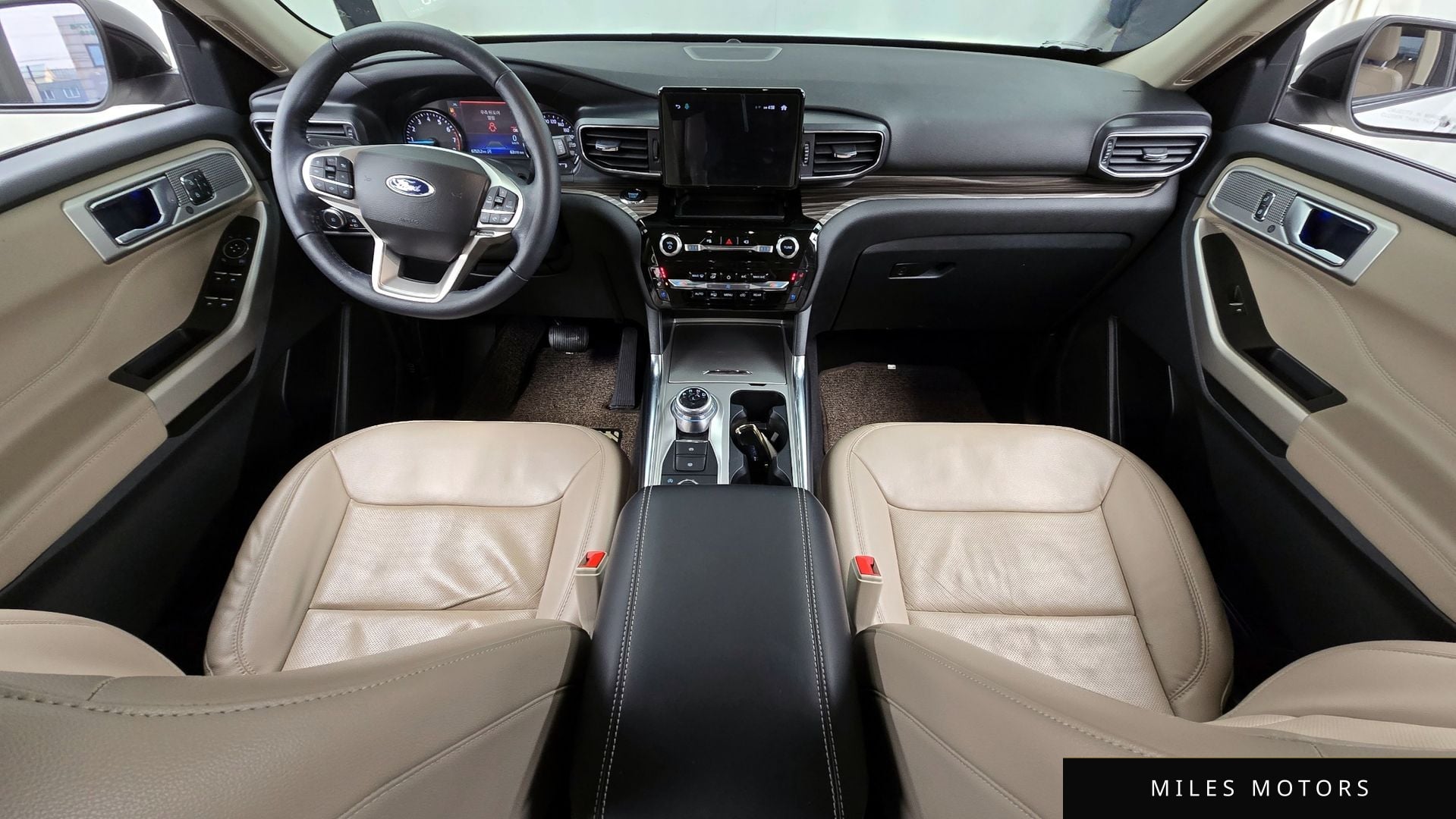 Ford Explorer 2022 — миниатюра 7