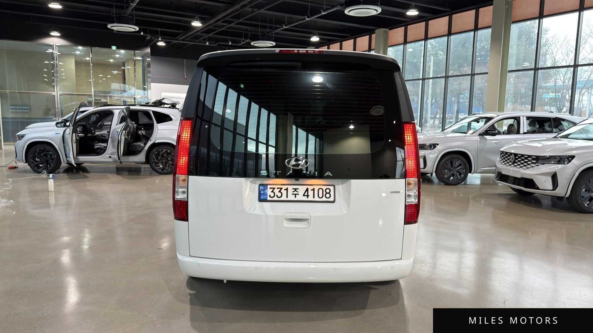 Hyundai Staria 2023 — миниатюра 4