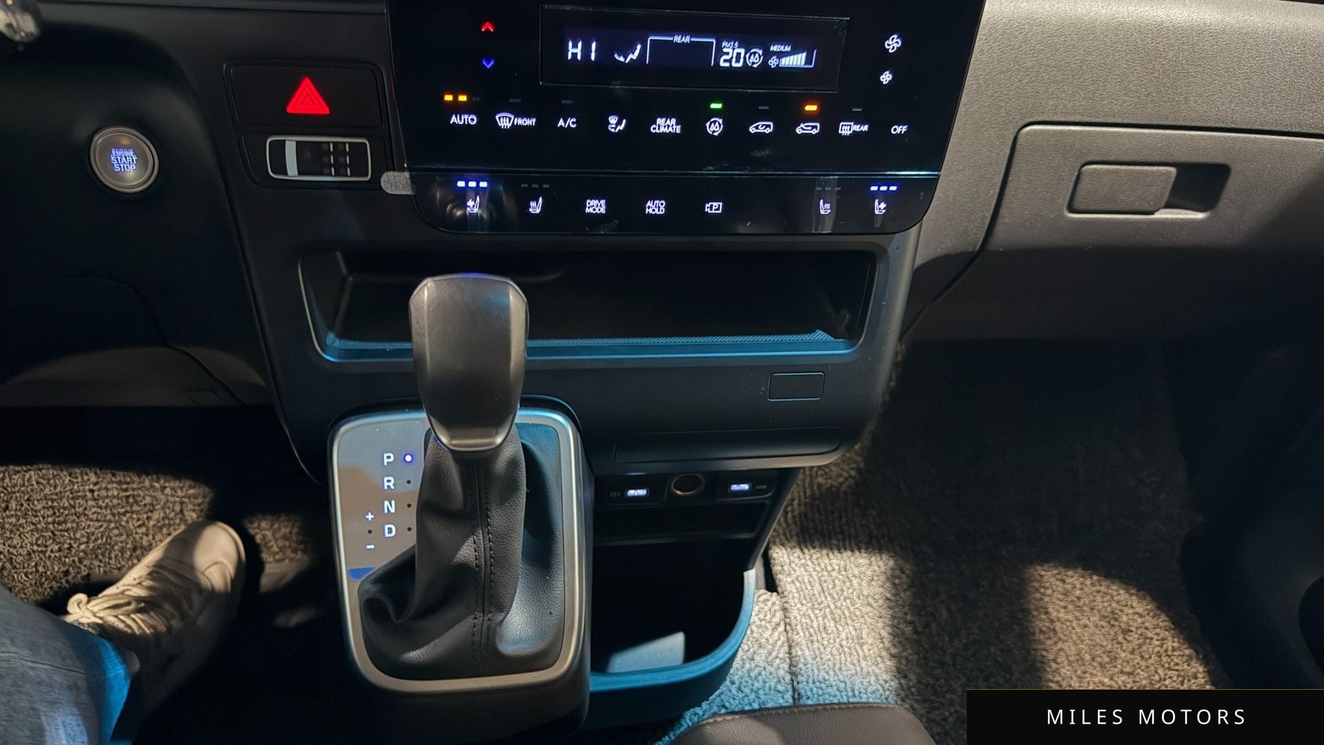 Hyundai Staria 2023 — миниатюра 9