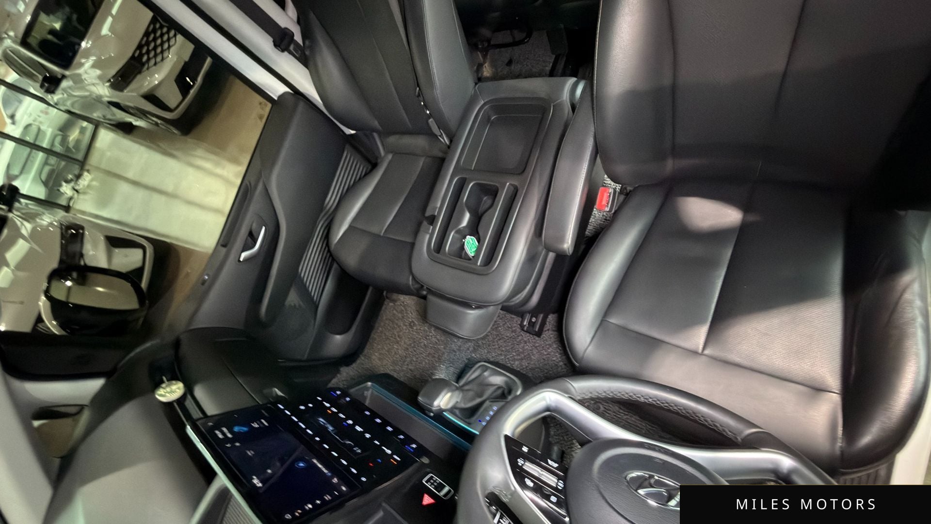Hyundai Staria 2023 — миниатюра 10