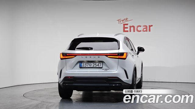 Лексус NX350h 2025 — миниатюра 3
