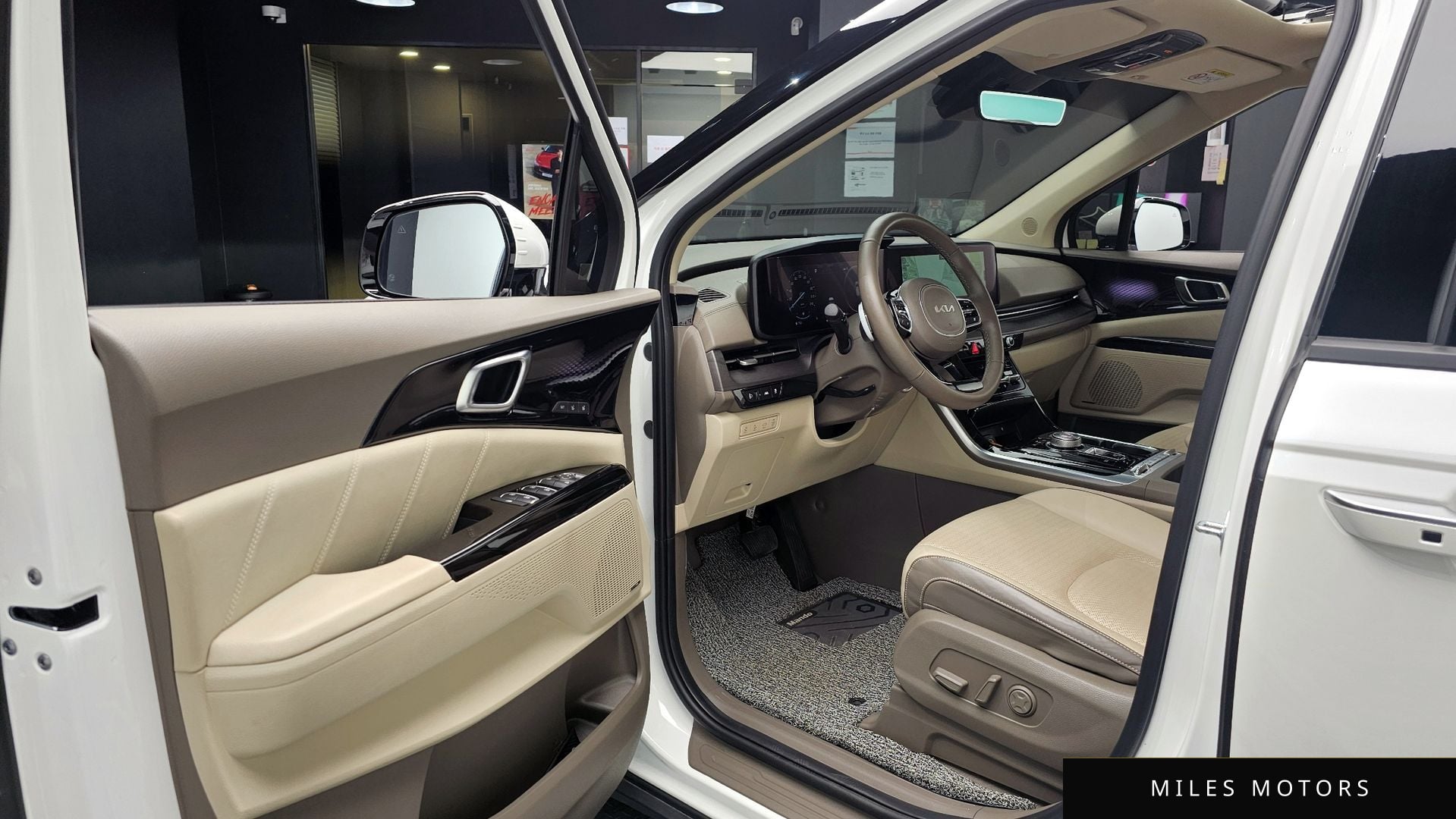 Kia Carnival 2023 — миниатюра 11
