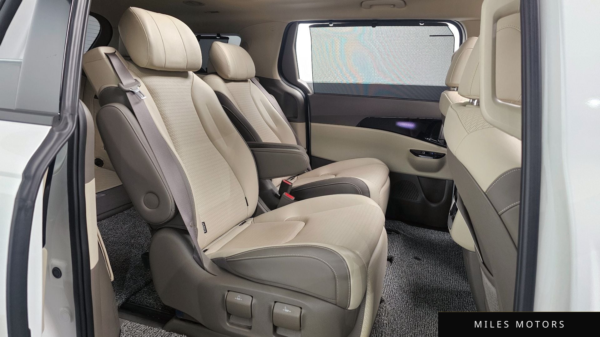 Kia Carnival 2023 — миниатюра 12