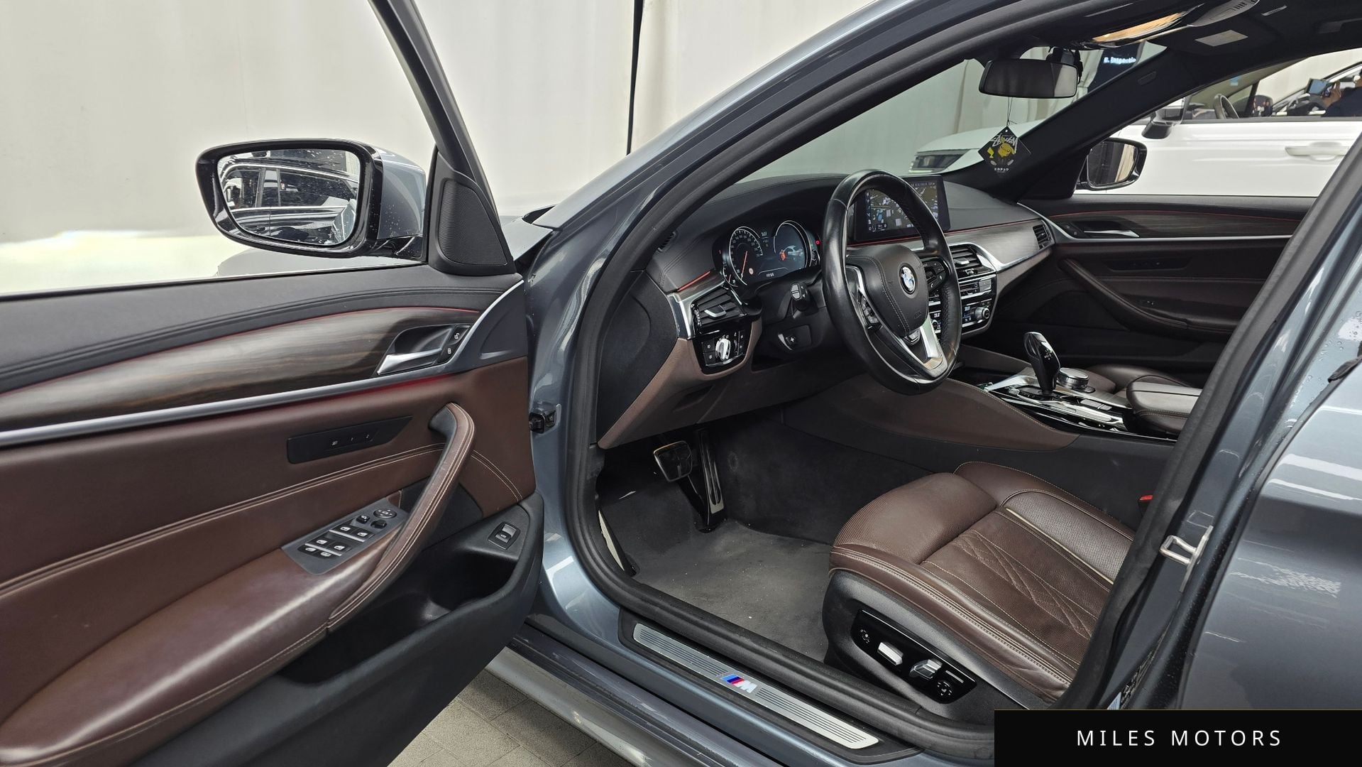 BMW 5시리즈 (G30) 2018 — миниатюра 10