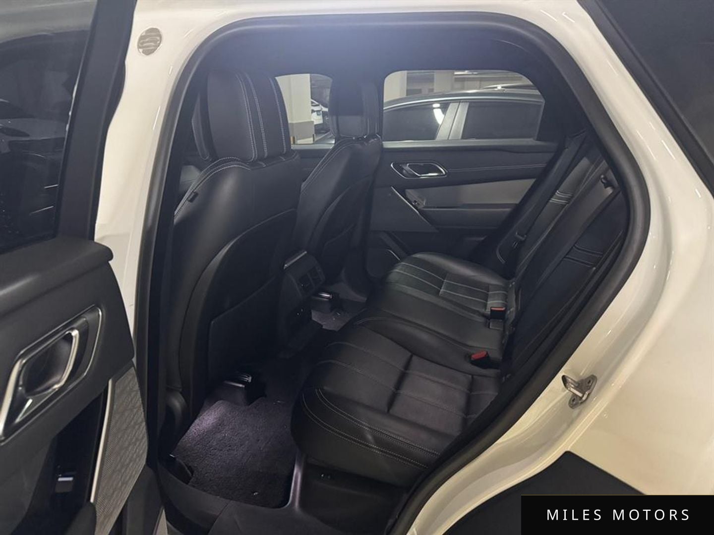 Land Rover 레인지로버 벨라 2018 — миниатюра 10