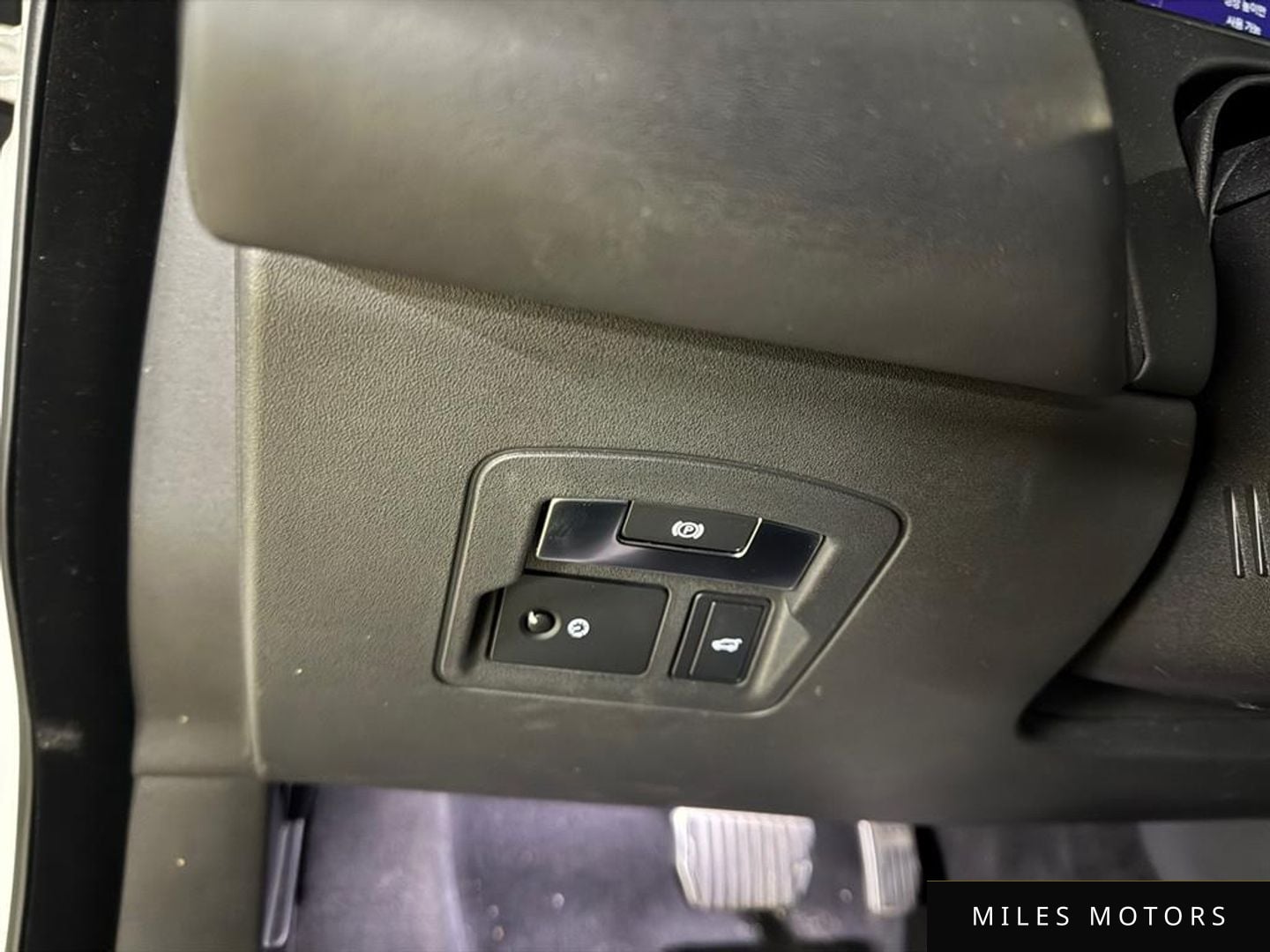 Land Rover 레인지로버 벨라 2018 — миниатюра 14