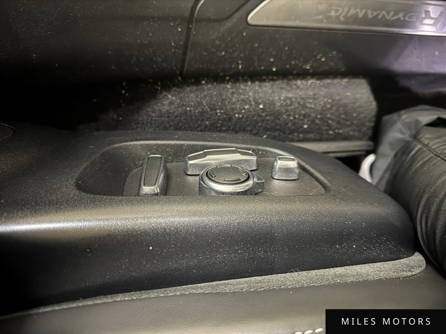 Land Rover 레인지로버 벨라 2018 — миниатюра 16