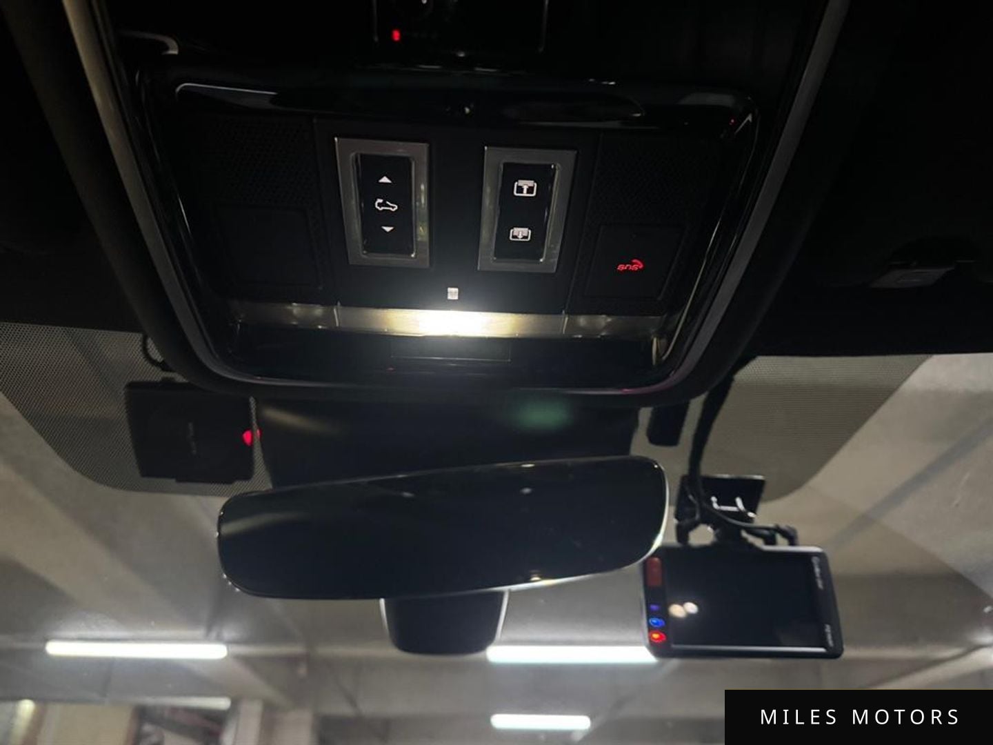 Land Rover 레인지로버 벨라 2018 — миниатюра 20