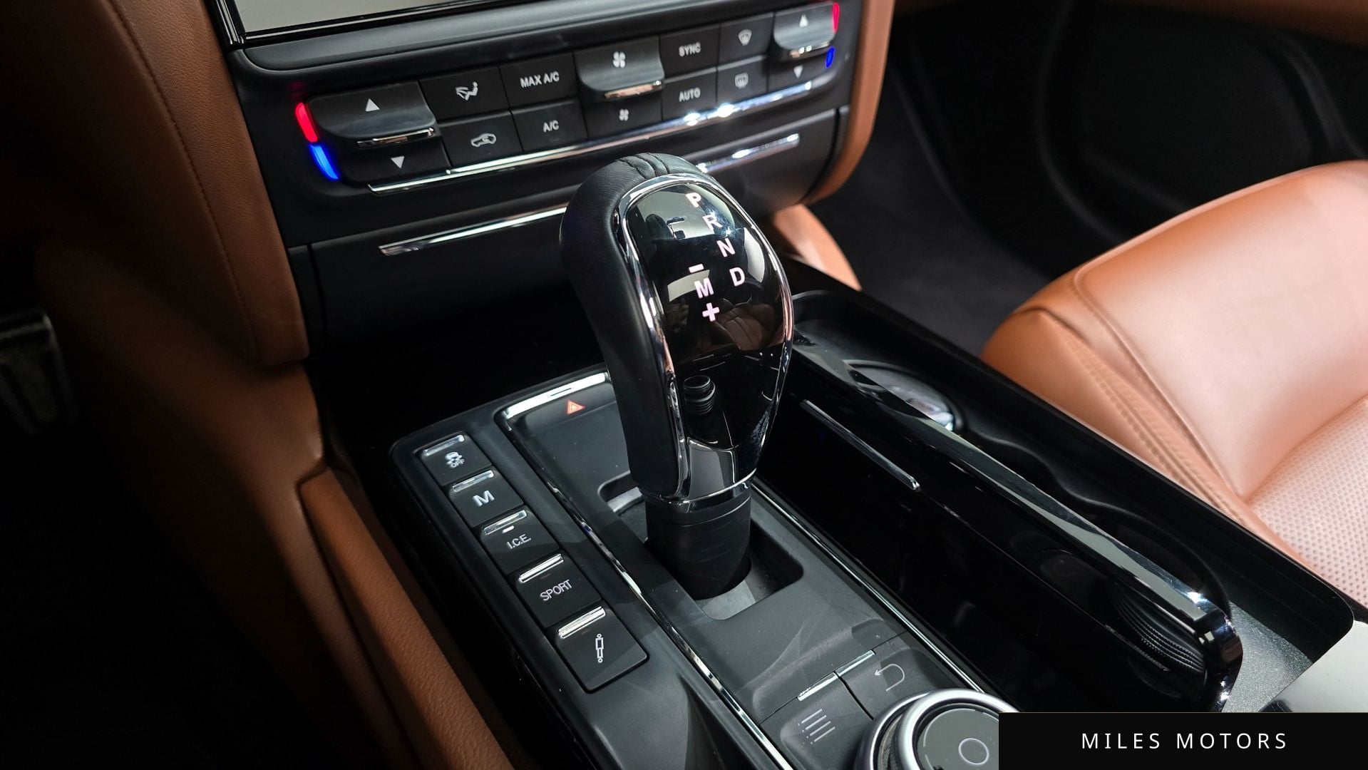 Maserati Quattroporte 2017 — миниатюра 9