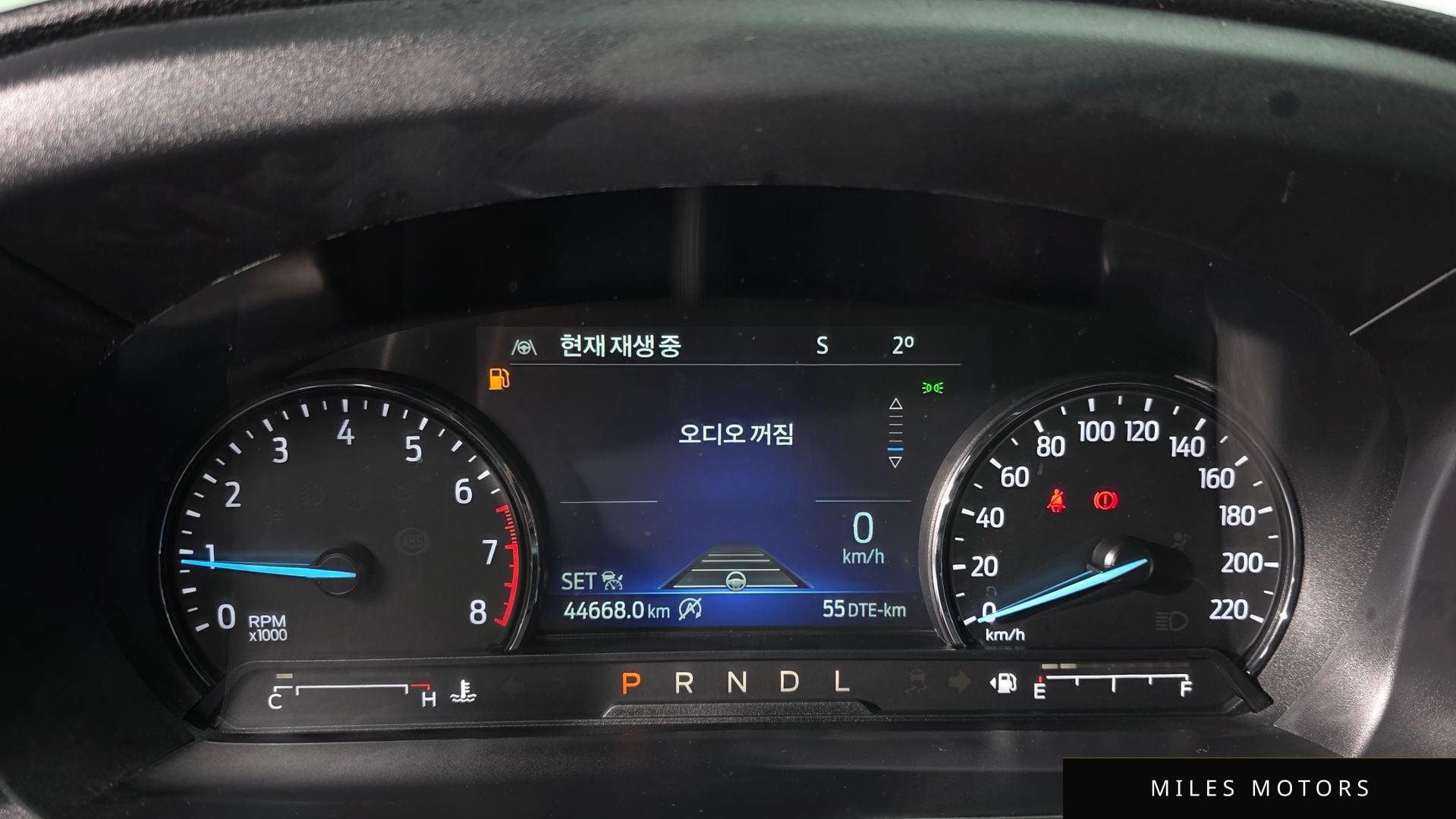 Ford Explorer 2022 — миниатюра 7