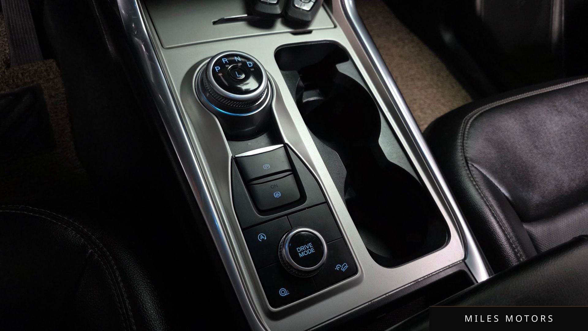 Ford Explorer 2022 — миниатюра 8