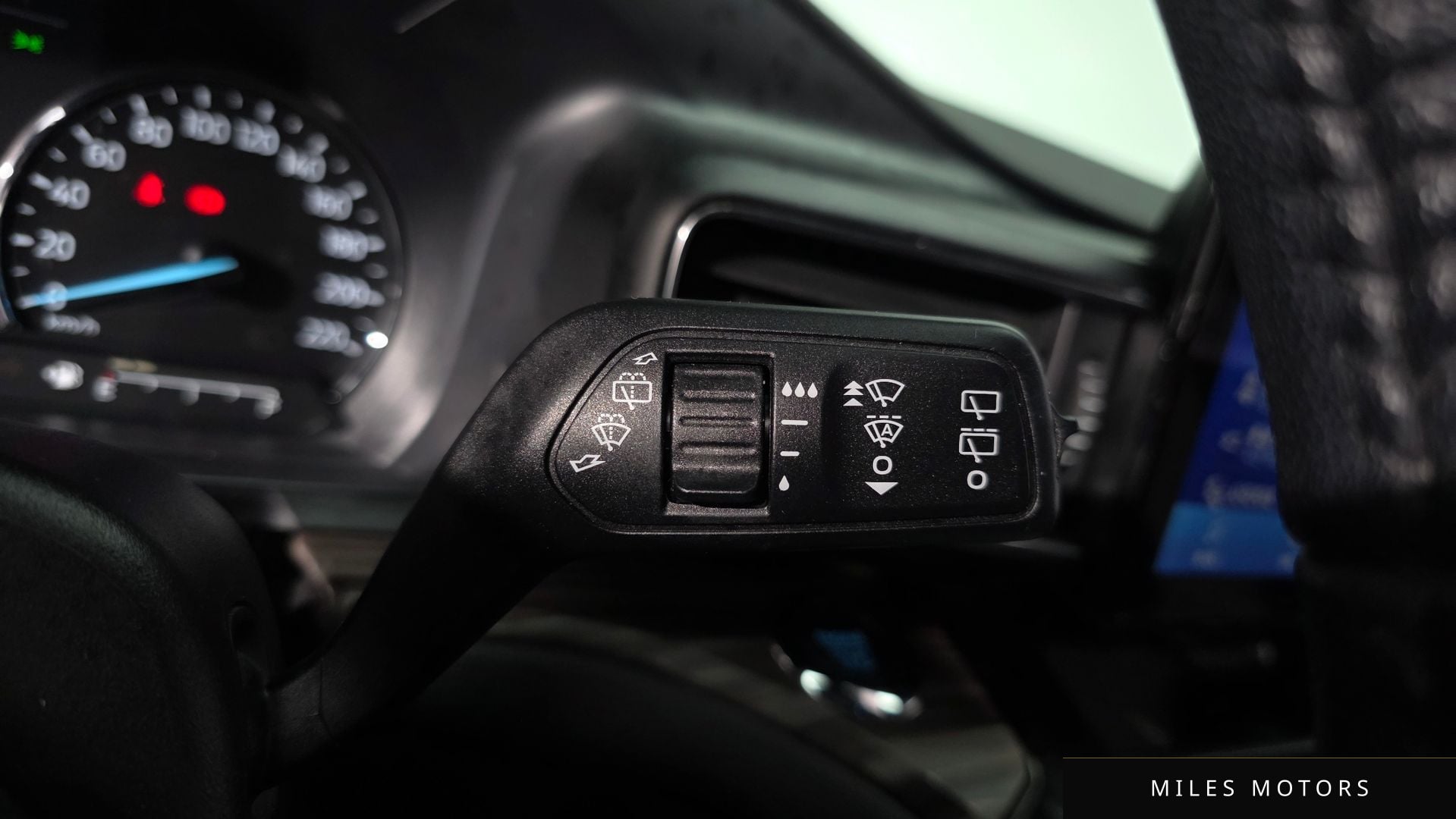 Ford Explorer 2022 — миниатюра 16