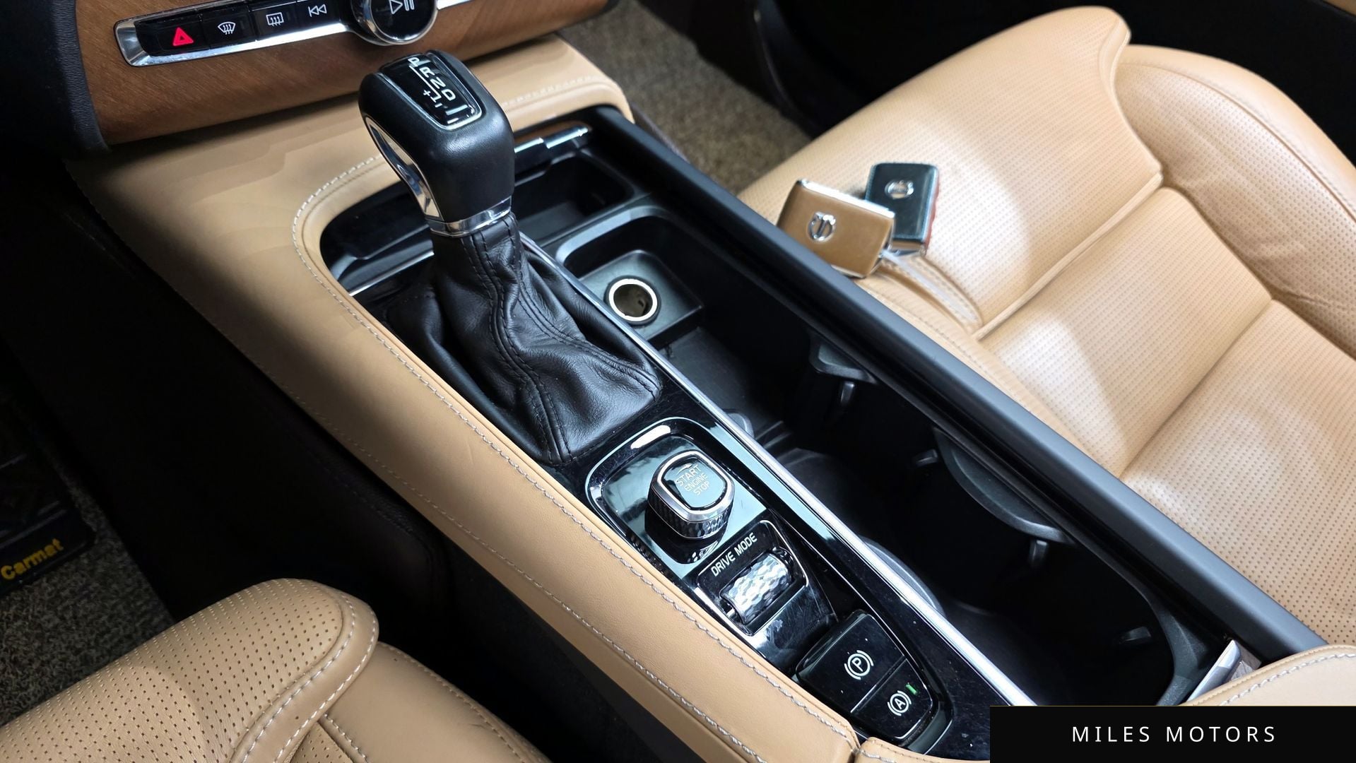 Volvo XC90 2018 — миниатюра 9