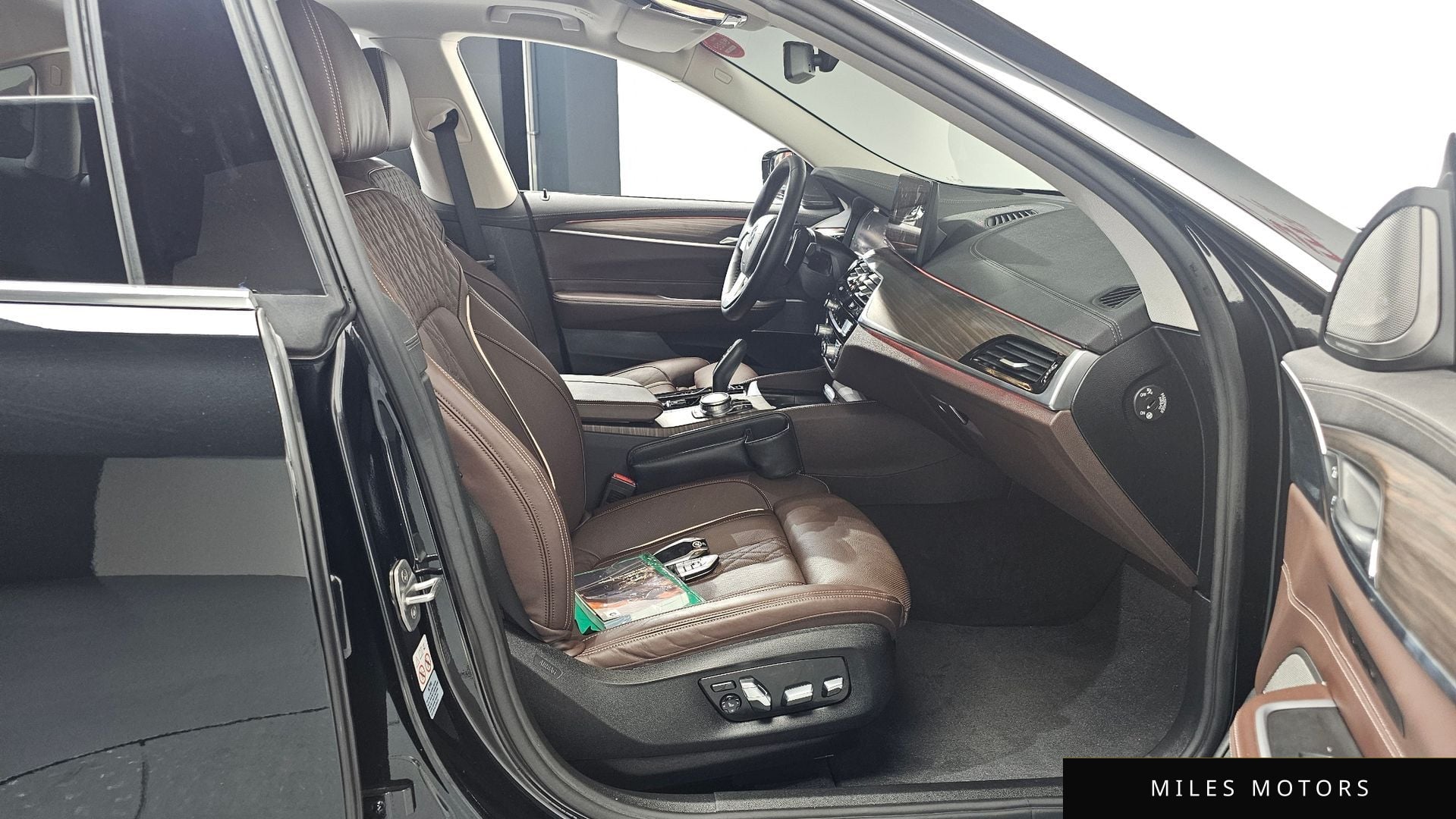 BMW 6 Series GT (G32) 2022 — миниатюра 11