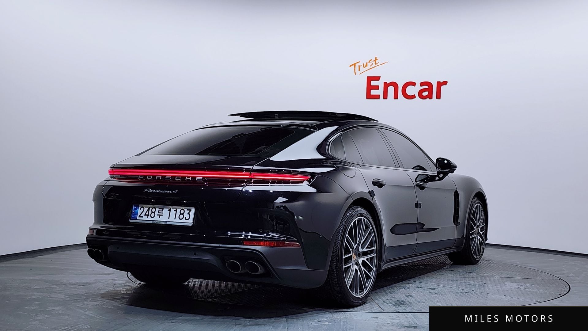 Porsche Panamera 2024 — миниатюра 2
