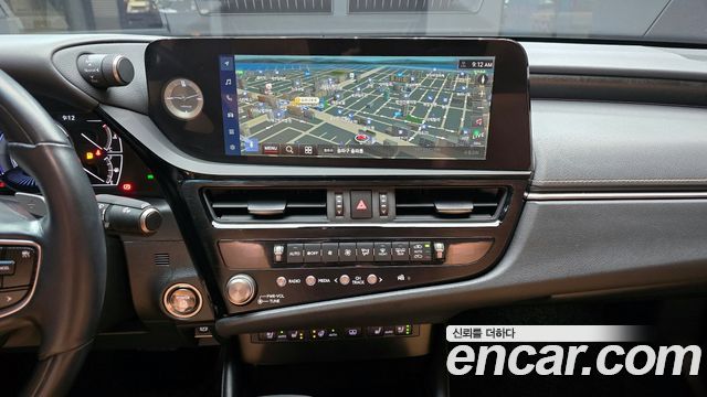 Лексус ES300h 2023 — миниатюра 15
