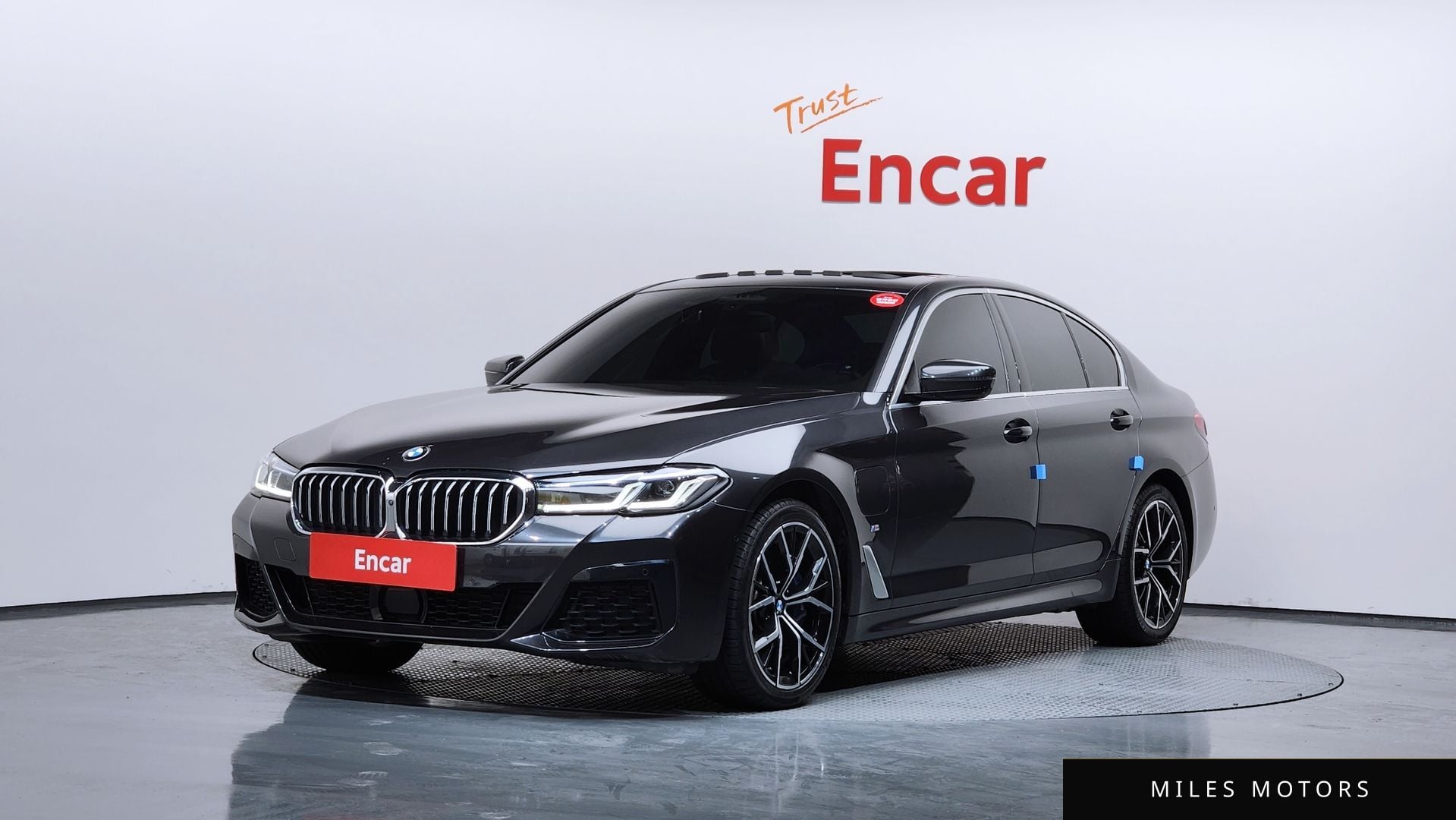 BMW 5 Series (G30) 2021 — фото 1 из 12