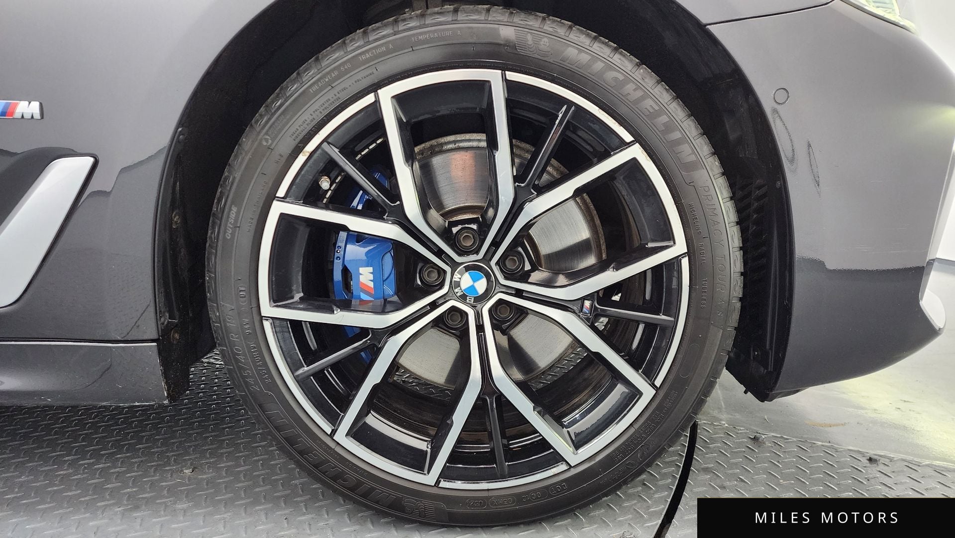 BMW 5 Series (G30) 2021 — миниатюра 5
