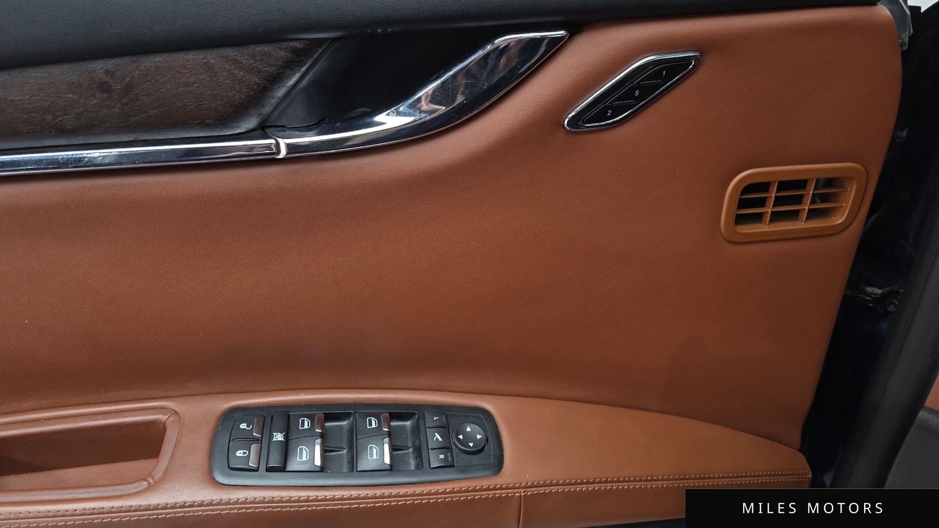 Maserati Quattroporte 2017 — миниатюра 16