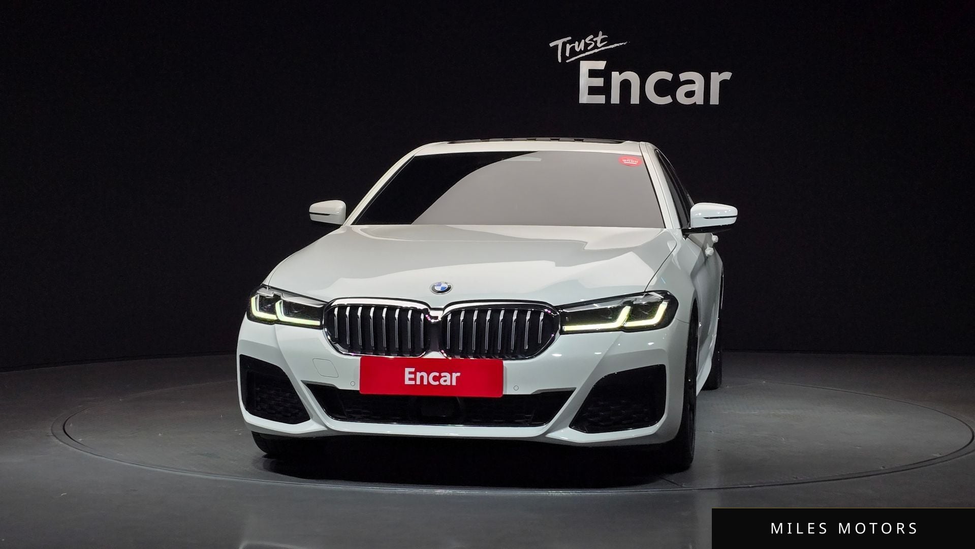 BMW 5 Series (G30) 2022 — миниатюра 3