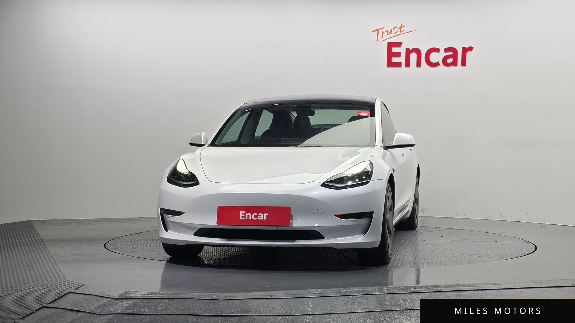 Tesla Model 3 2023 — миниатюра 3