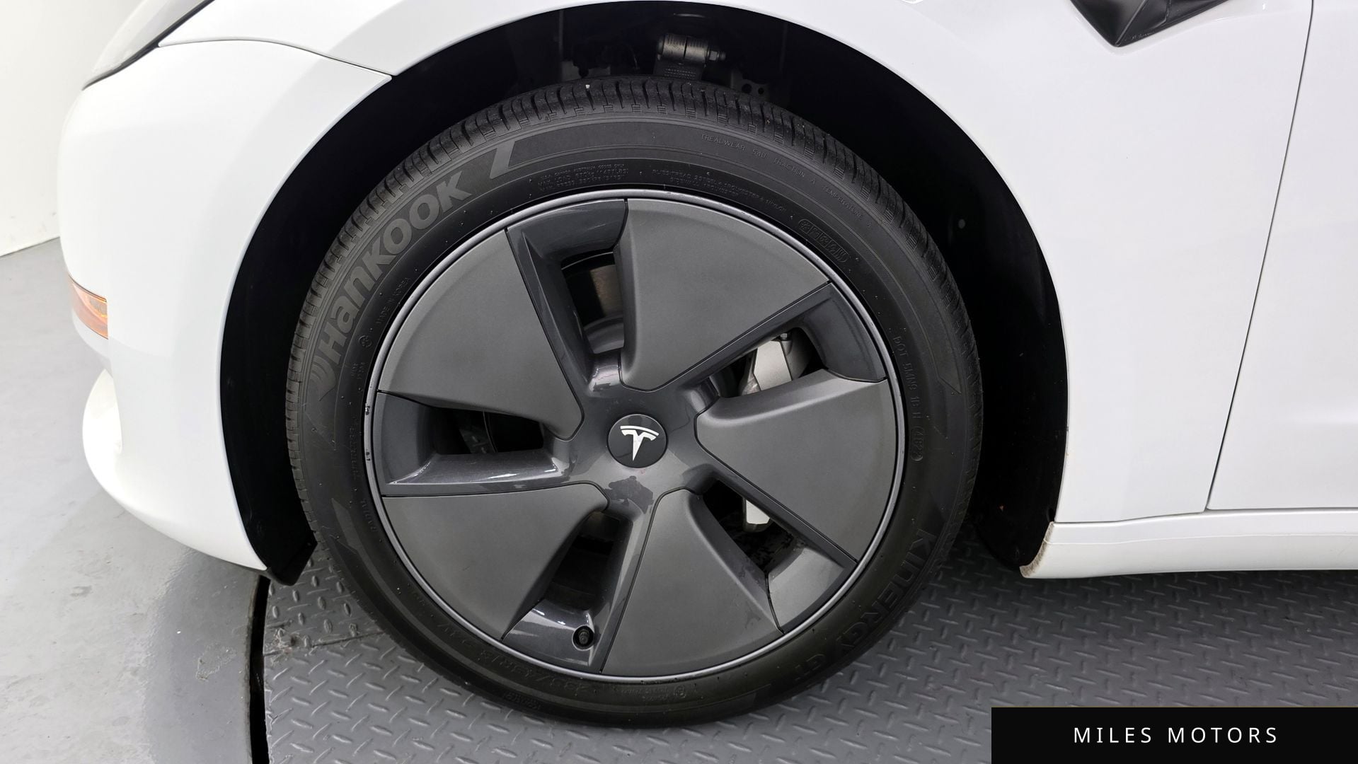 Tesla Model 3 2023 — миниатюра 5