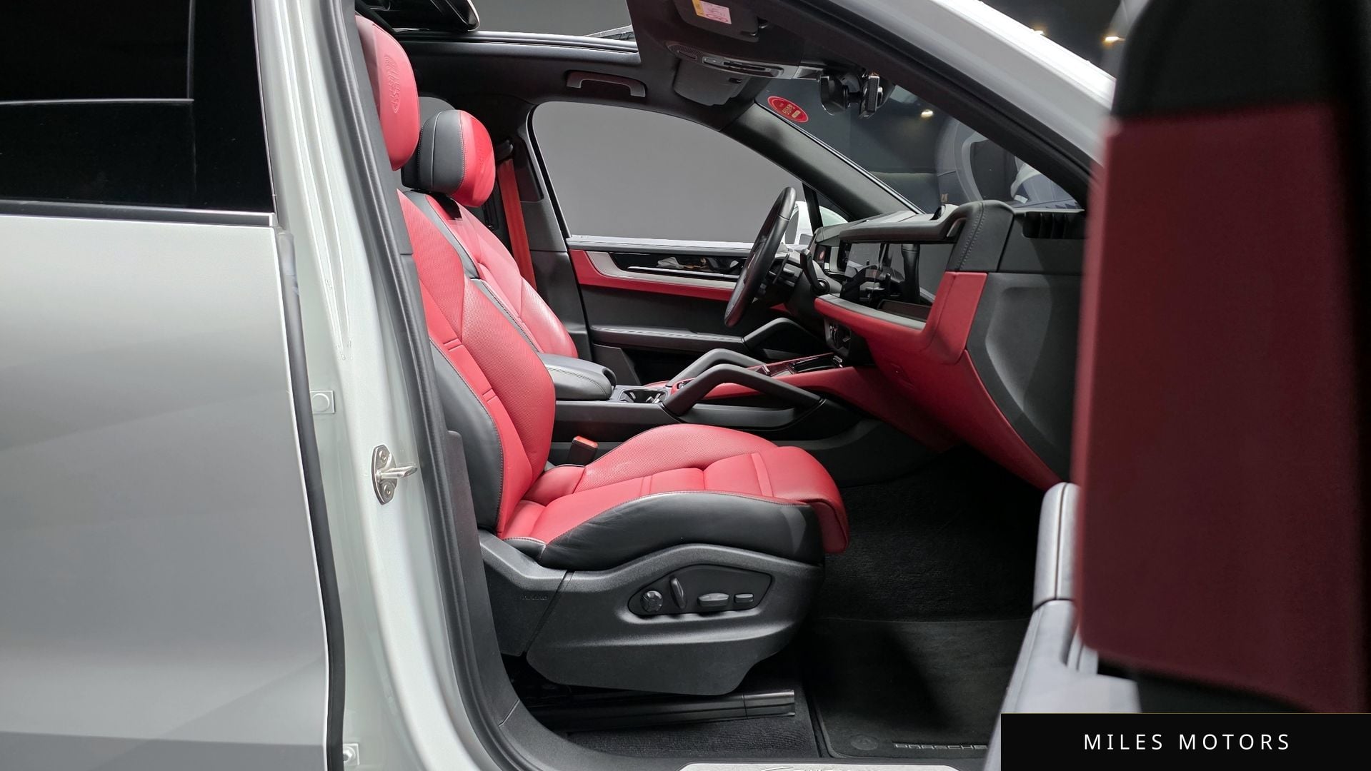 Porsche Cayenne 2024 — миниатюра 10