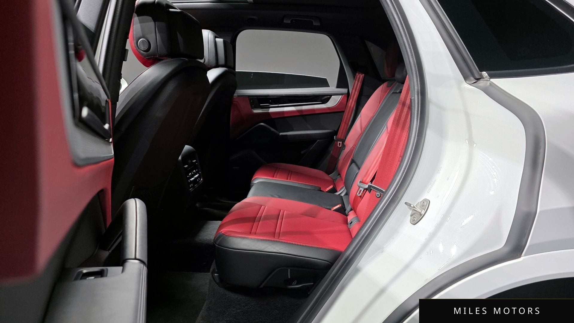 Porsche Cayenne 2024 — миниатюра 12