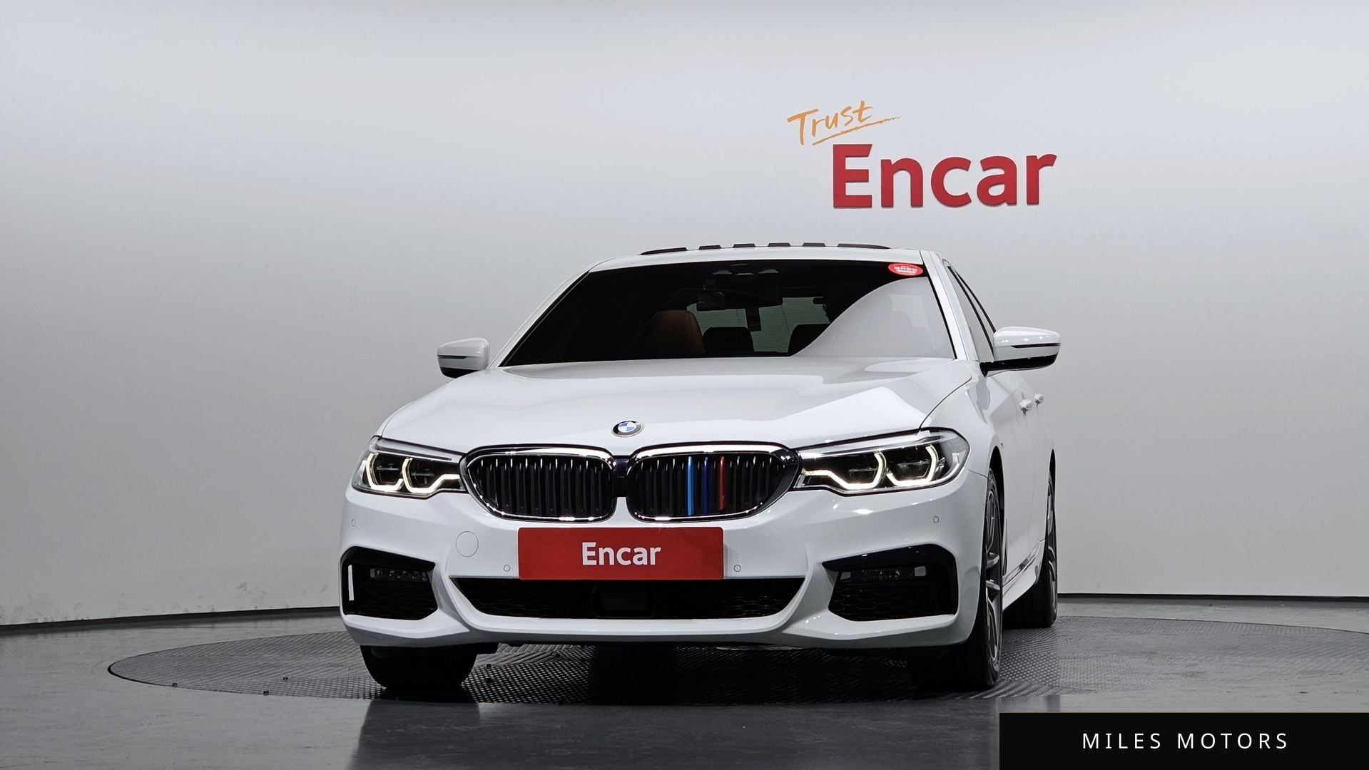 BMW 5 Series (G30) 2017 — миниатюра 3