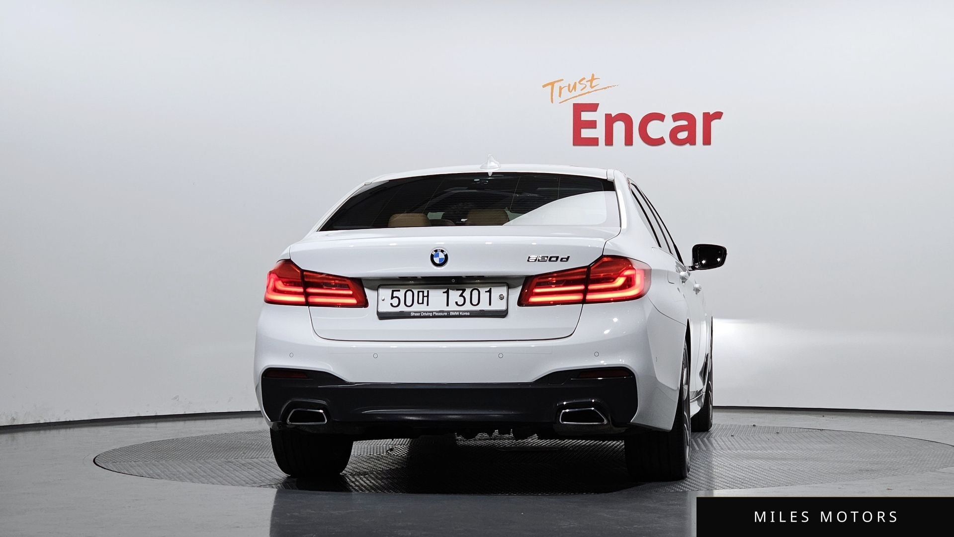 BMW 5 Series (G30) 2017 — миниатюра 4