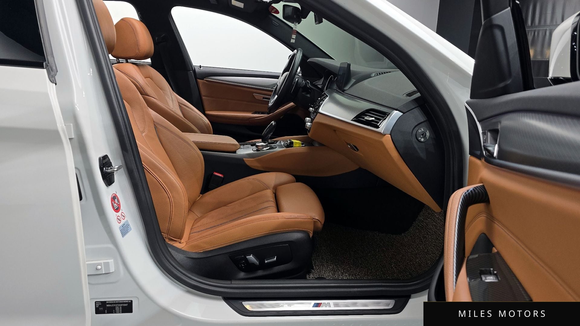 BMW 5 Series (G30) 2017 — миниатюра 11