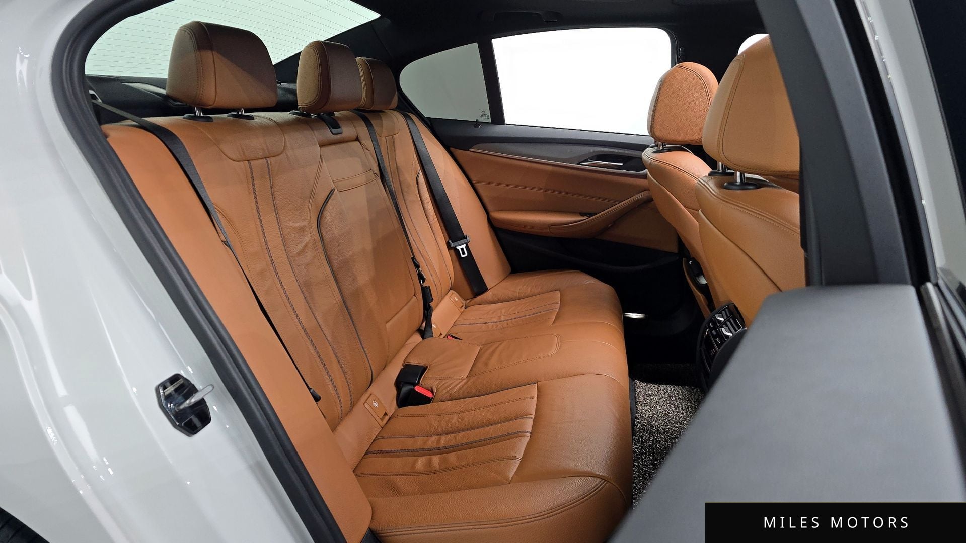 BMW 5 Series (G30) 2017 — миниатюра 12