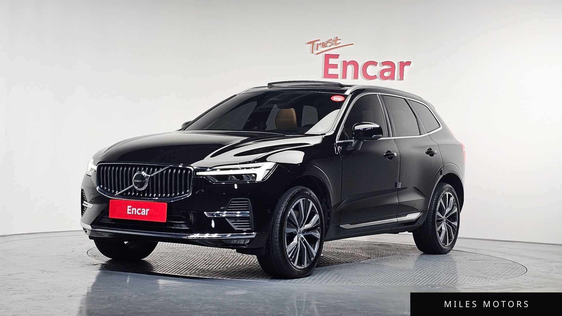 Volvo XC60 2022 — фото 1 из 12