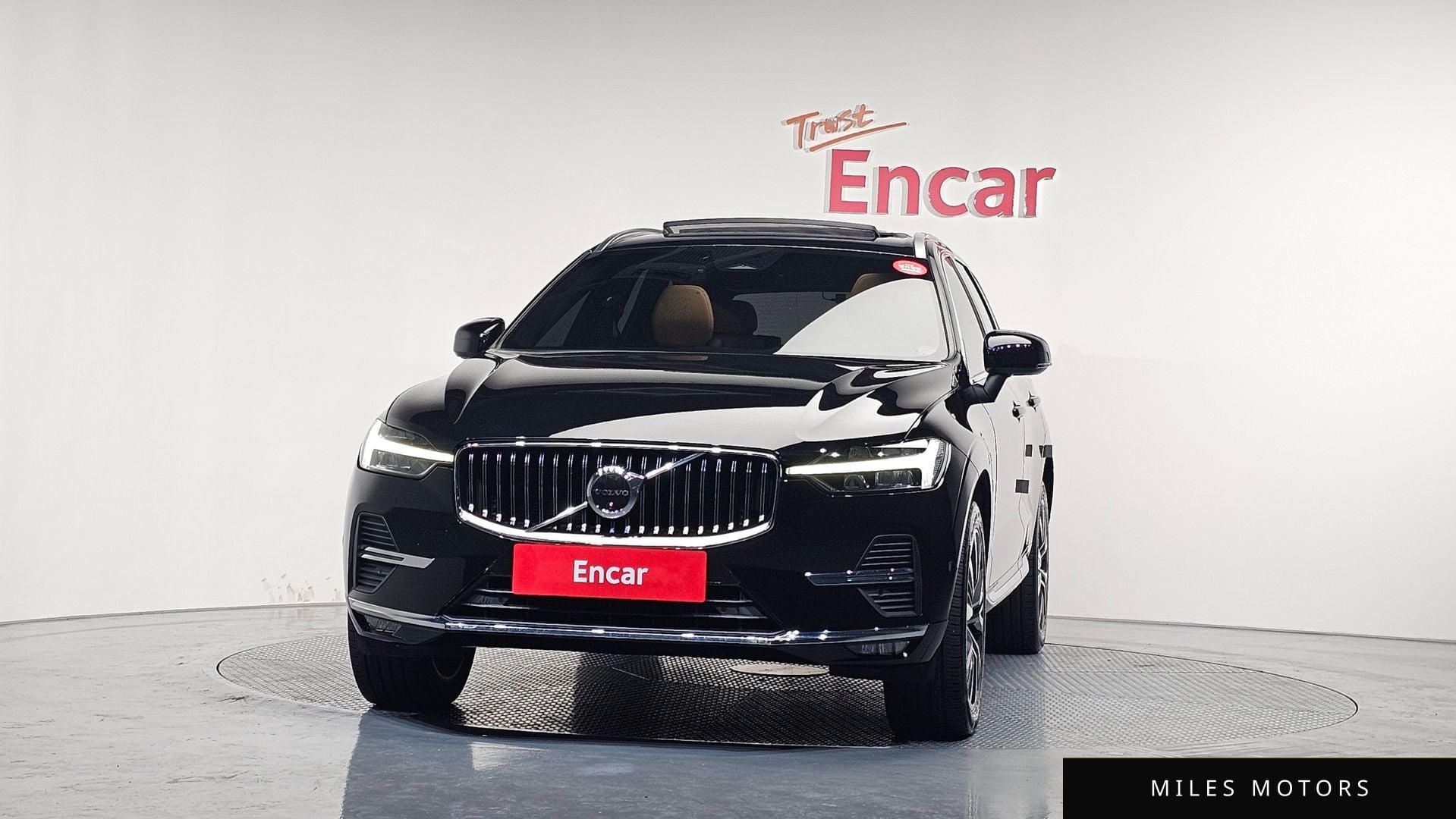 Volvo XC60 2022 — миниатюра 3